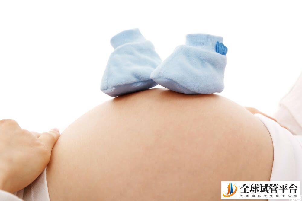 蓝黑色之类的就是男孩的暗示