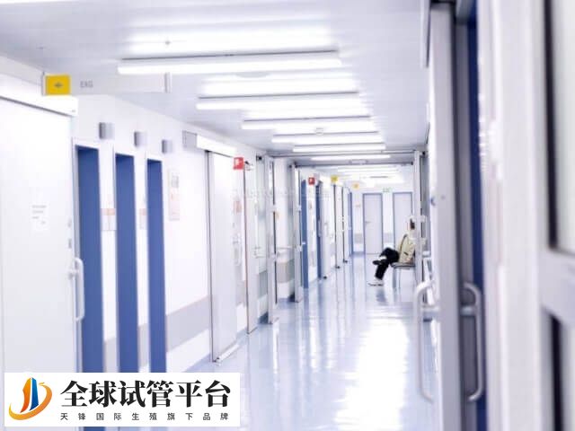 三叉神经鞘瘤占颅内肿瘤的0.07%-0.36%